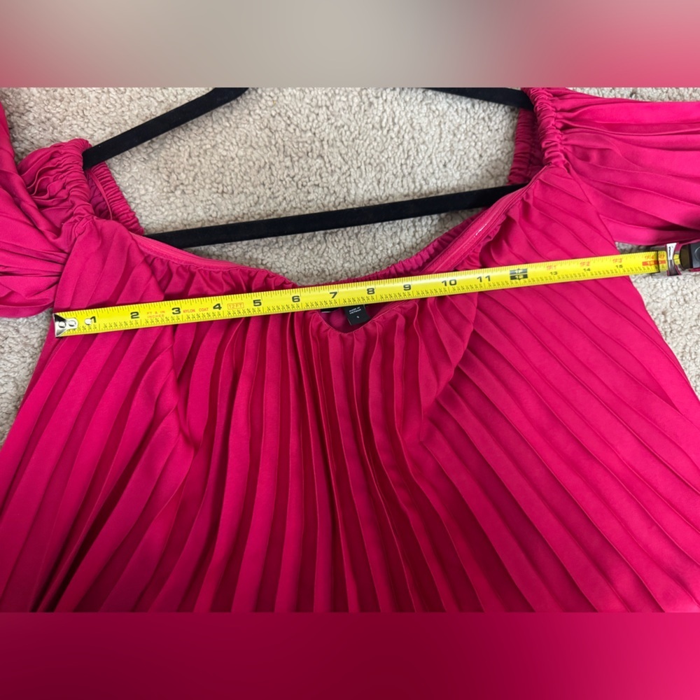 Express Women’s Off-The-Shoulder Pleated Cropped Blouse | Fuchsia Pink | Size S - Picture 7 of 8